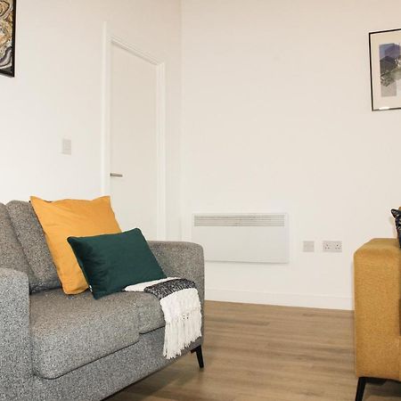 Modern Luxury Serviced Duplex Apartments By Repose- 150 Metro Court, بروميتش الغربية المظهر الخارجي الصورة