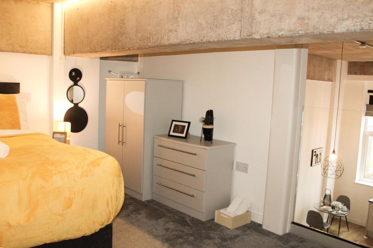 Modern Luxury Serviced Duplex Apartments By Repose- 150 Metro Court, بروميتش الغربية المظهر الخارجي الصورة