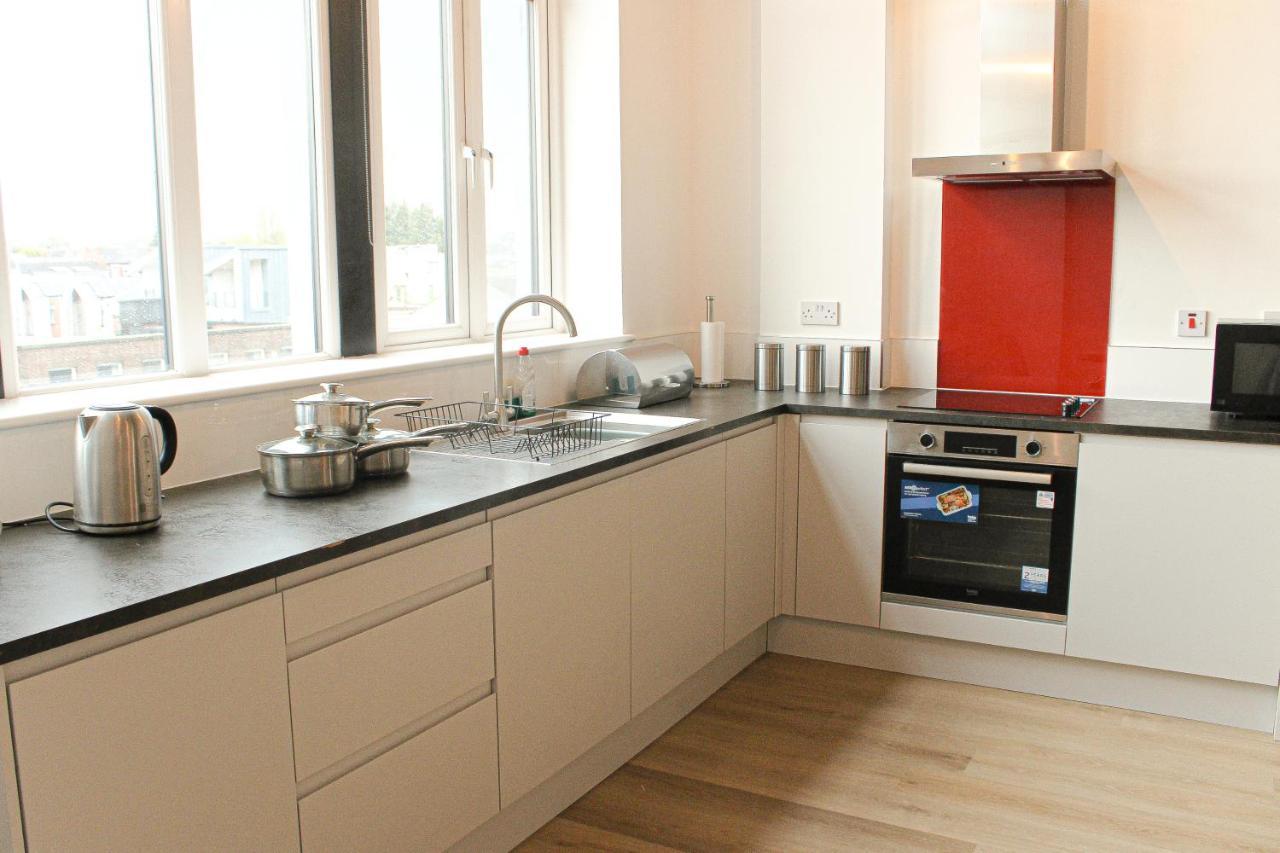 Modern Luxury Serviced Duplex Apartments By Repose- 150 Metro Court, بروميتش الغربية المظهر الخارجي الصورة