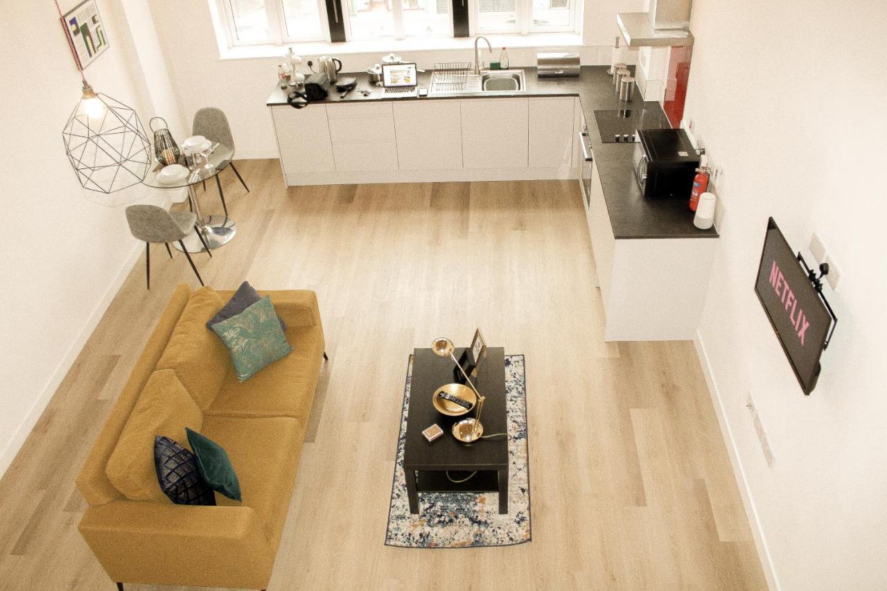 Modern Luxury Serviced Duplex Apartments By Repose- 150 Metro Court, بروميتش الغربية المظهر الخارجي الصورة