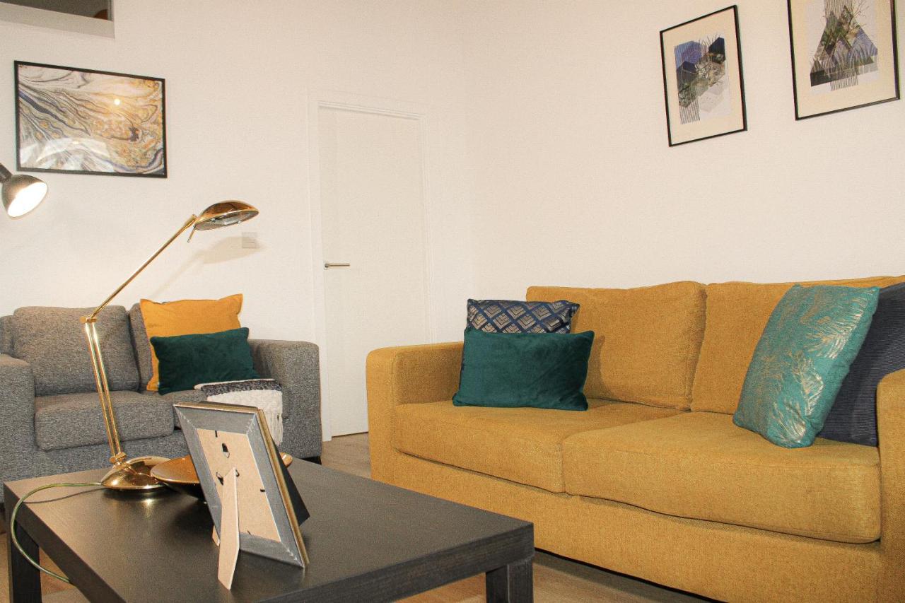 Modern Luxury Serviced Duplex Apartments By Repose- 150 Metro Court, بروميتش الغربية المظهر الخارجي الصورة