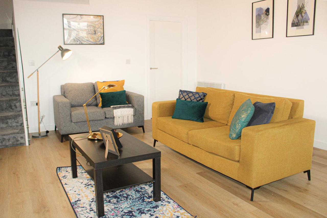Modern Luxury Serviced Duplex Apartments By Repose- 150 Metro Court, بروميتش الغربية المظهر الخارجي الصورة